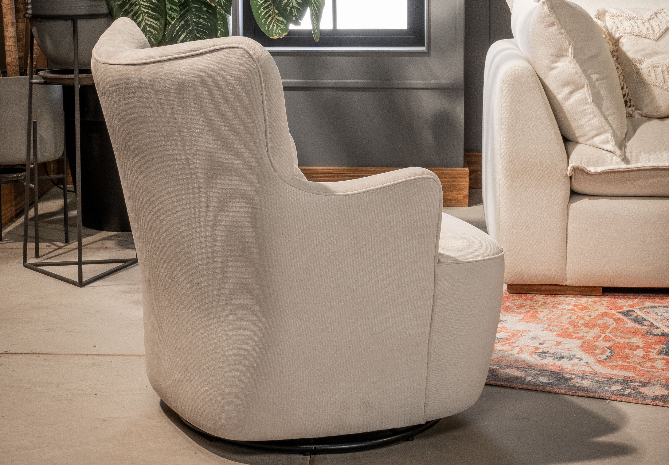 Poltrona Giratoria Madonna Cozy con Brazos Tela y Cuero