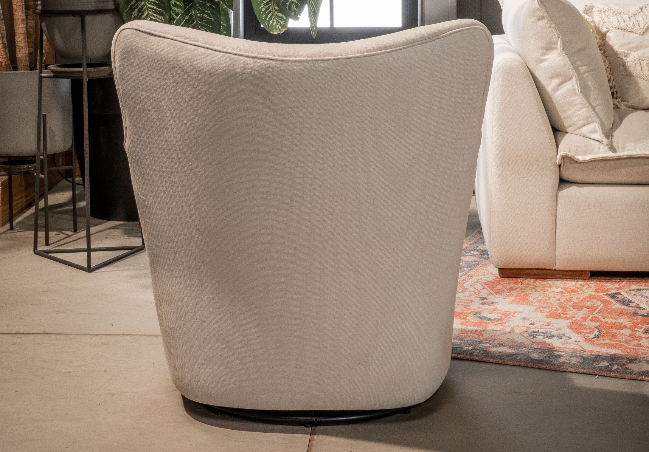 Poltrona Giratoria Madonna Cozy con Brazos Tela y Cuero