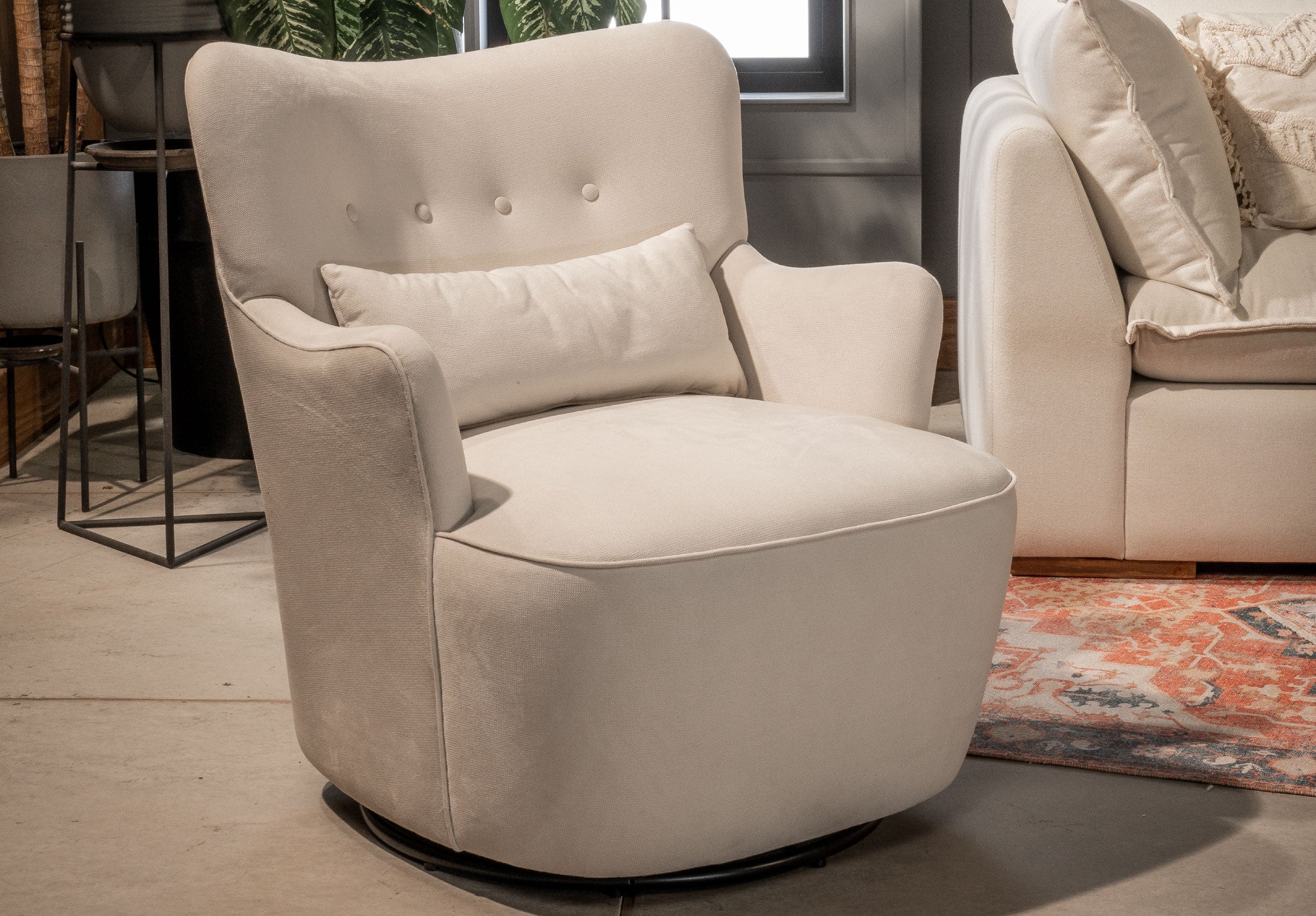 Poltrona Giratoria Madonna Cozy con Brazos Tela y Cuero