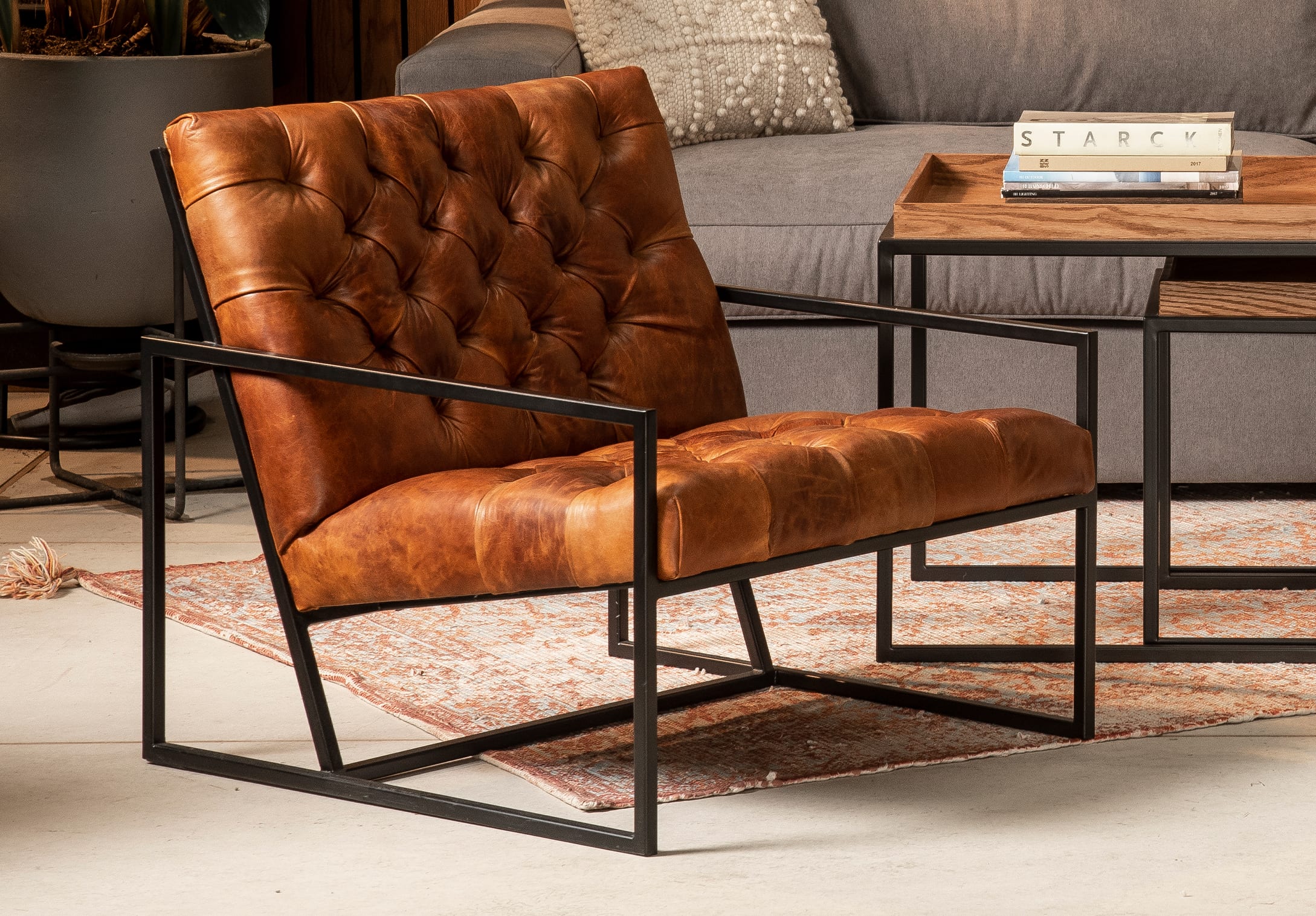 Producto para sala silla ferrara capitoneada en cuero 3house