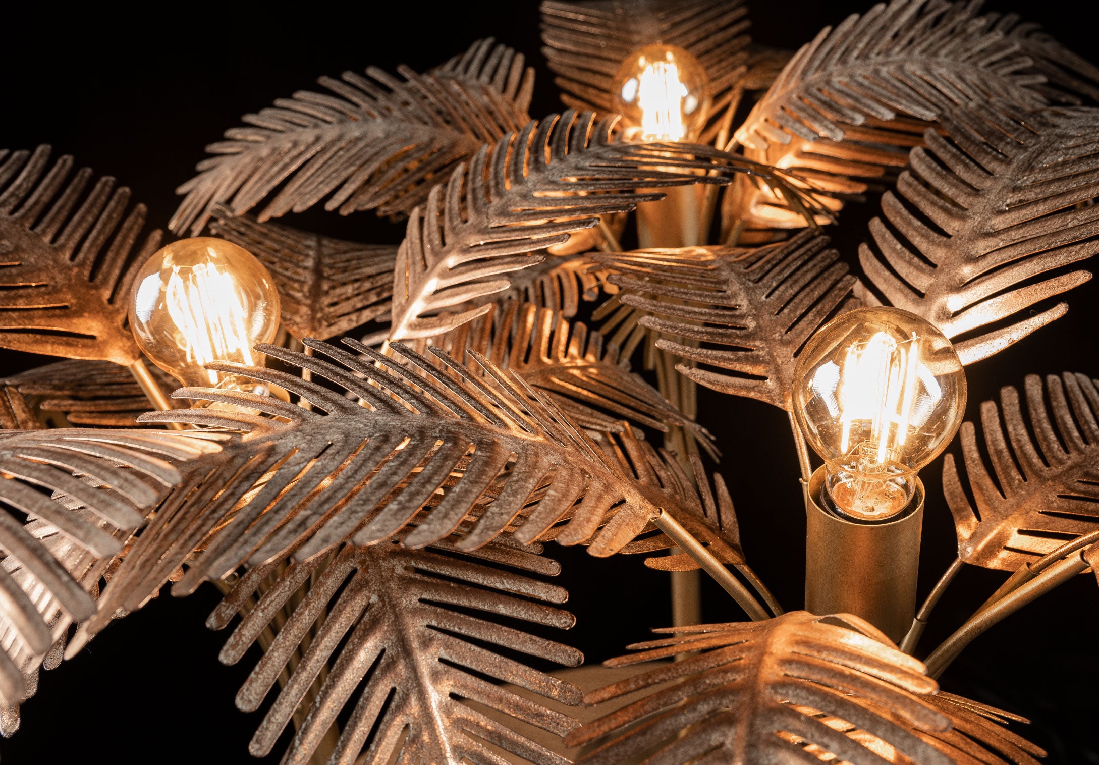 Lámpara de mesa Golden Palm